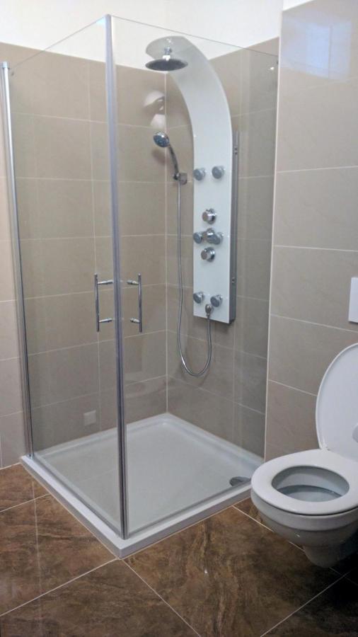 211 Amsterdam, Studio Apartment, 30M2 1-4 Pers Klagenfurt am Woerthersee Exteriér fotografie