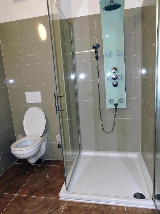 211 Amsterdam, Studio Apartment, 30M2 1-4 Pers Klagenfurt am Woerthersee Exteriér fotografie